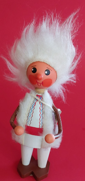 DDR Holzpuppe mit Tracht und weißen Wuschel Haare Vintage