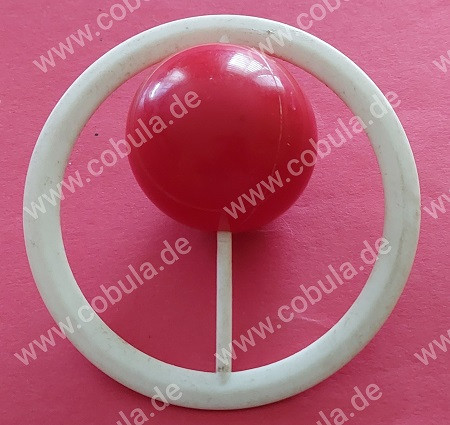 DDR Babyrassel Farbe Rot Vintage